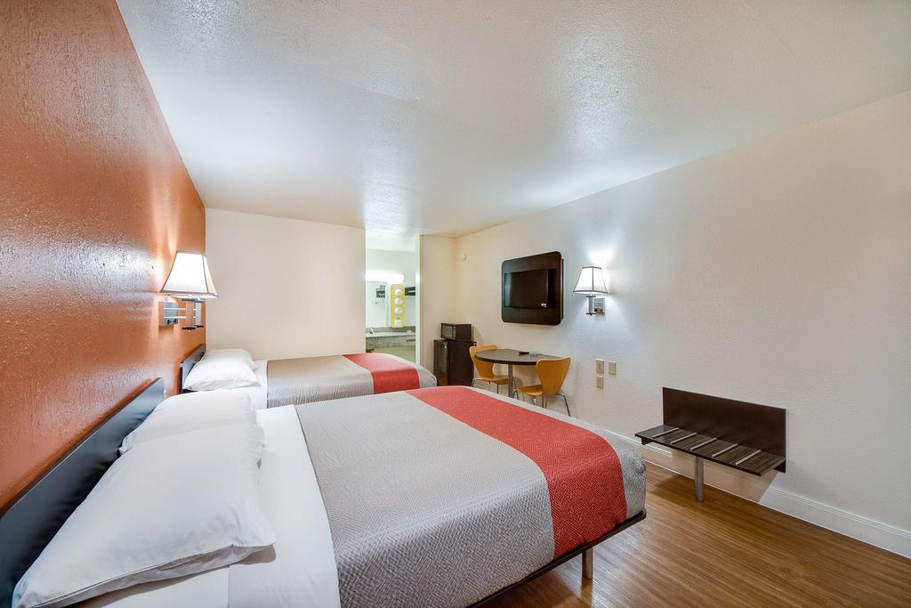 Americas Best Value Inn San Antonio Exterior foto
